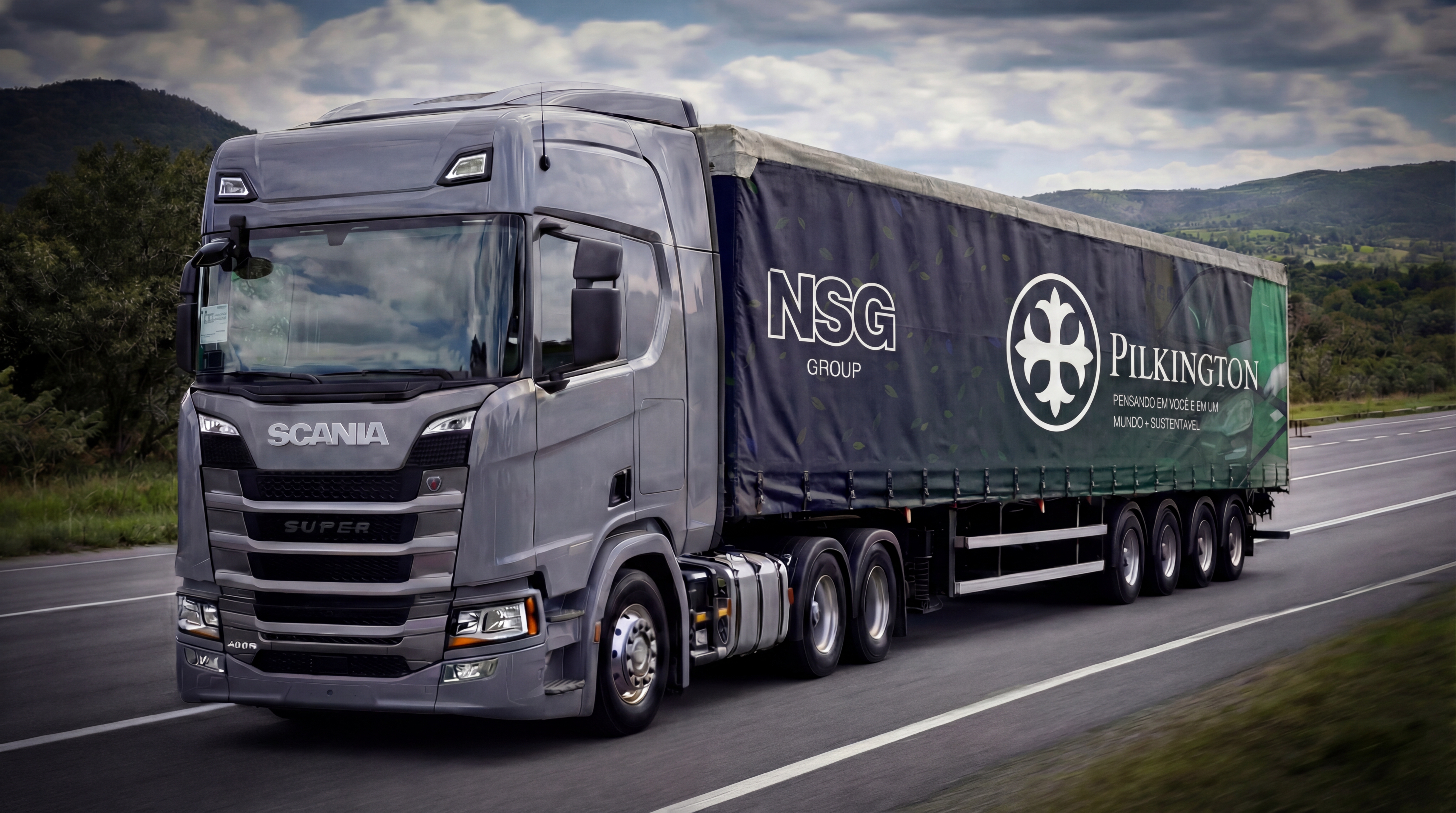 Caminhao Scania Super na estrada